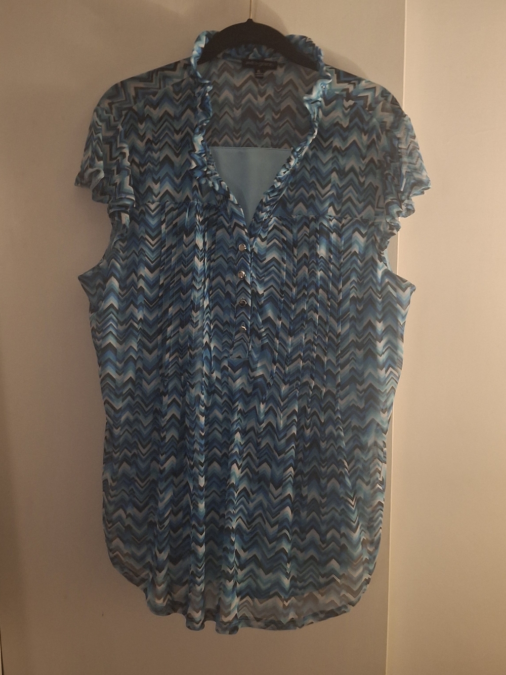 Ava & Grace Womens Blue Chevron Ruffle Button Front Top